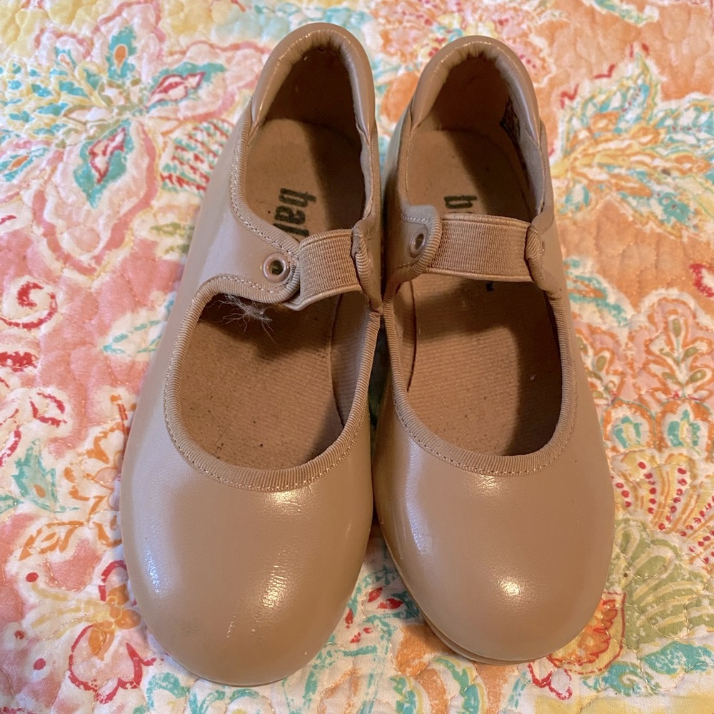 Girls tan tap shoes